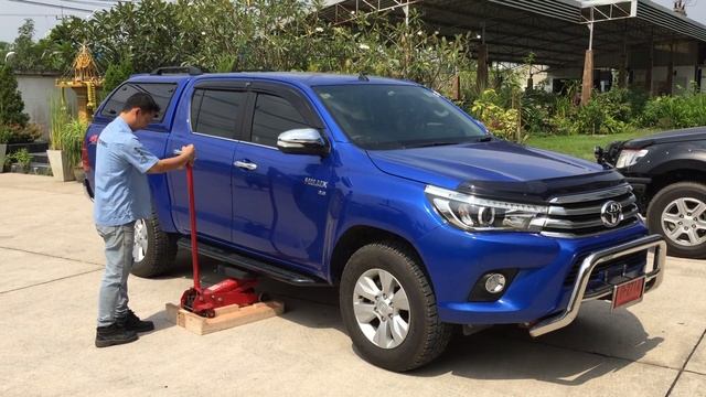 New 2016+ Toyota Hilux.MK.9 (Revo) Rock Slider Steps: Going Down 1 смотреть онлайн