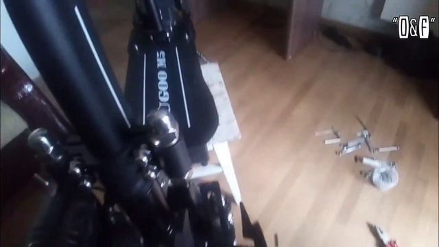 KUGOO M5 СОВЕТЫ ПРИ ЭКСПЛУАТАЦИИ.УСТРАНЯЕМ ДЕФЕКТ ФОНАРЕЙ ДАЛЬНЕГО СВЕТА /ФАНАРИ НА KUGOO.ЭПИЗОД №1 смотреть онлайн