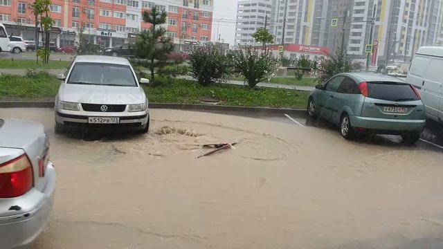 И снова Анапу заливает! Когда будет солнце? смотреть онлайн