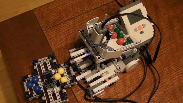 Lego Mindstorms Color Sorting Machine смотреть онлайн