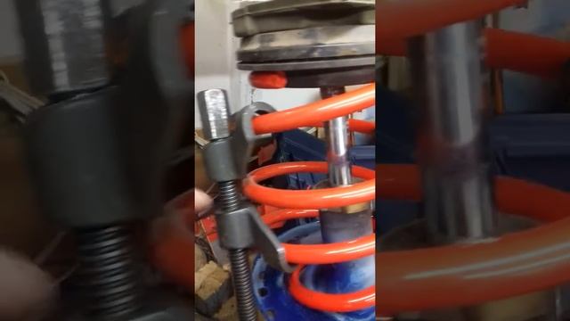 Nissan Note 2006 Spring Shock Absorber Strut Swap Spring Compressor Compression 20170420 163138