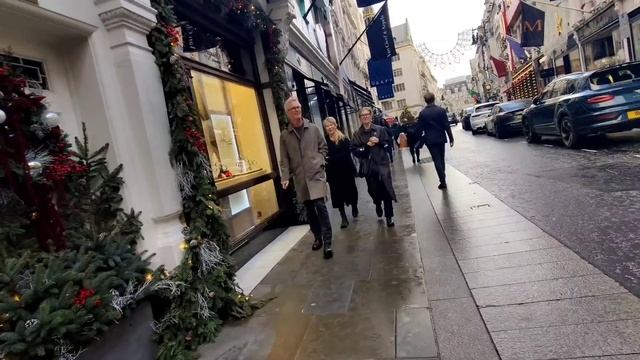 Winter looks . Street fashion in London. смотреть онлайн