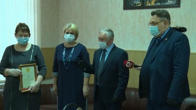 Вручение подарков медикам ЦРБ смотреть онлайн