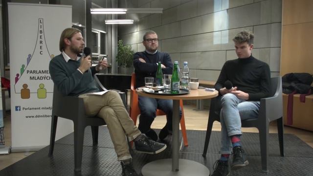 Kovy vs. Šídlo: Sociální sítě a politika смотреть онлайн