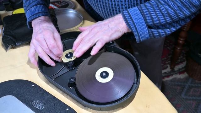 ARRIFLEX 16ST - Wie man einen Film einlegt. смотреть онлайн