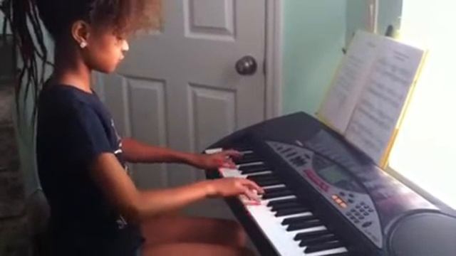Laura performs a "Jazz miniature" and "For Elisse ". смотреть онлайн