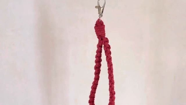 Macrame Wristlet Keychain | Easy Pattern Tutorial | Simple Gift Ideas смотреть онлайн