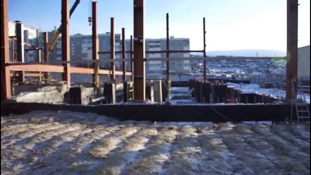 В феврале подрядчик займется кровлей и фасадом ФОК с бассейном в Магадане смотреть онлайн