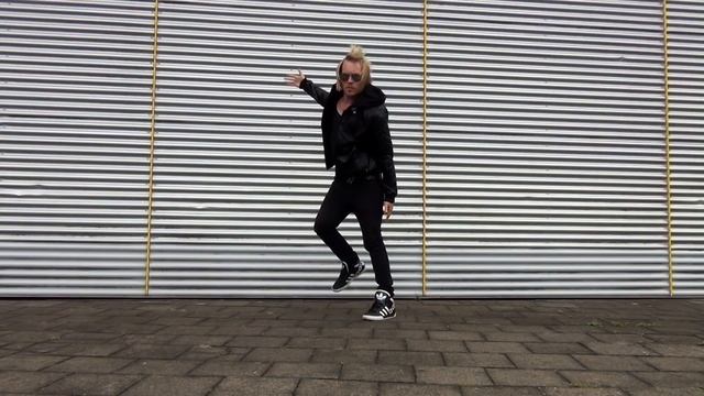 Friends (Melbourne Shuffle) смотреть онлайн