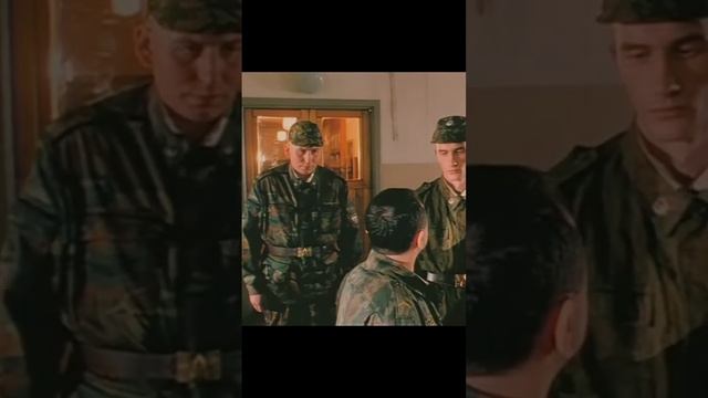 ДМБ - По старой доброй армейской традиции, дембель осмотрел на со всех сторон смотреть онлайн