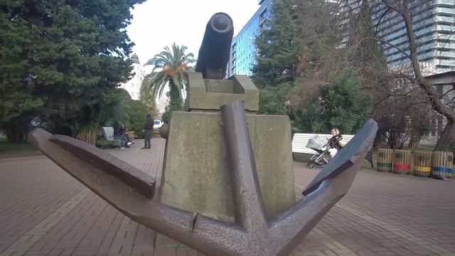 Где находится альтернативное место для прогулок в Сочи вдоль моря смотреть онлайн