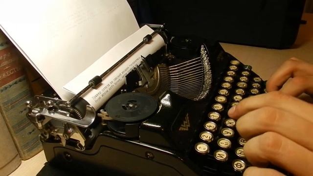 Пишущая (печатная) машинка Continental | typewriter смотреть онлайн