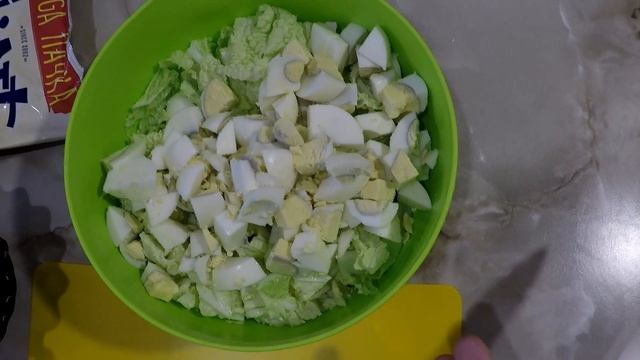 Готовим два сухарных салата с пекинской капусты салат с пекинской капустой и сухариками рецепт смотреть онлайн