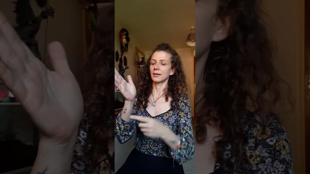 BSL: tarot what? Mario Bross in this week's Cartoon/Game.Oracle.Try yours ? #britishsignlanguage смотреть онлайн