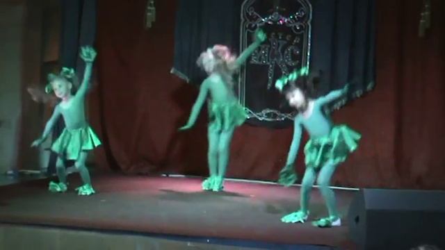 Веселые лягушата группа Звездочки май 2011 смотреть онлайн