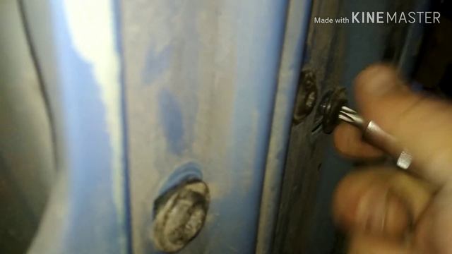 Замена роликов сдвижной двери Renault смотреть онлайн