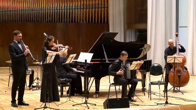 А. Полонский - "Цветущий май" смотреть онлайн