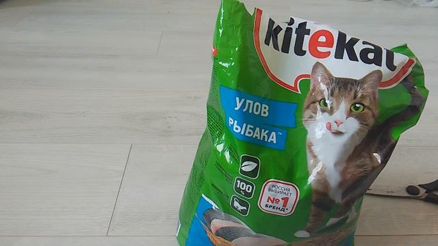 Распаковка - обзор на корм для кошек Kitekat смотреть онлайн