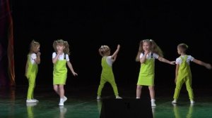 Танец "МЕЧТАТЕЛИ"