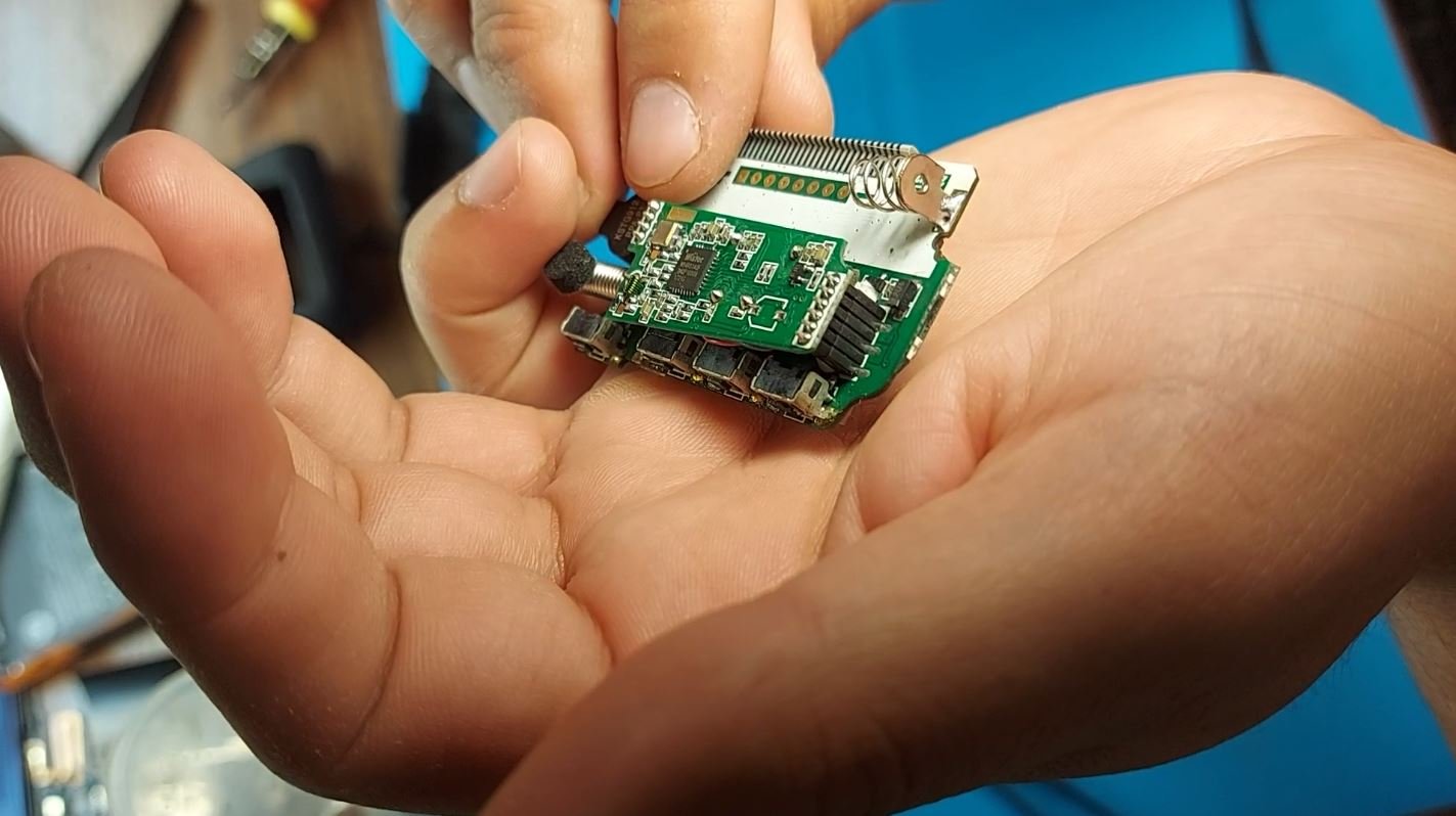 Ремонт брелока сигнализации StarLine (отвалился контакт батарейки) смотреть онлайн