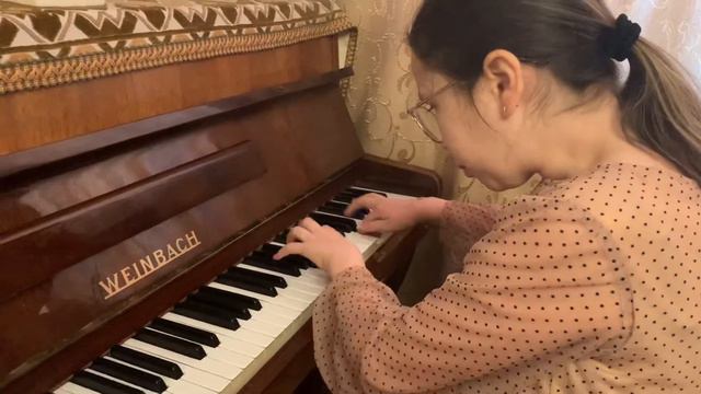 Sofiia. Гамма ре минор натуральная в 4 октавы смотреть онлайн