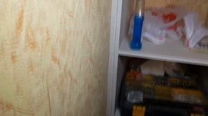 Маскировка щели между шкафом и стеной