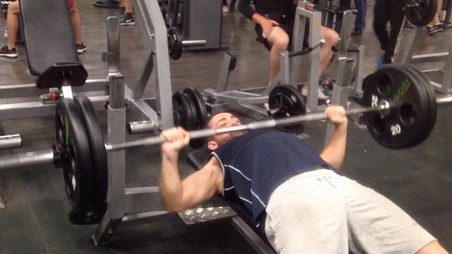 100 kg. / 220 lbs. смотреть онлайн