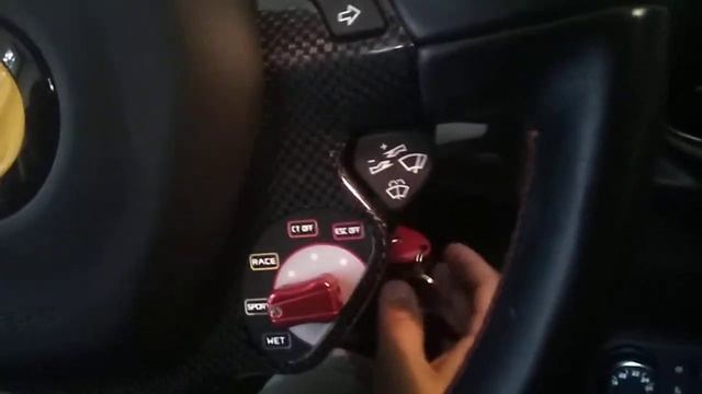 Заводим Ferrari Spider 458 после года простоя смотреть онлайн