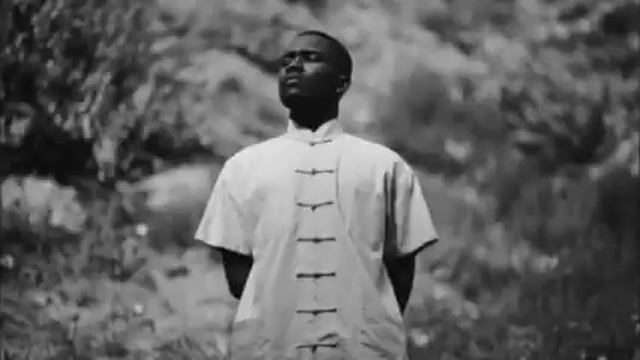 Frank Ocean - Swim Good смотреть онлайн