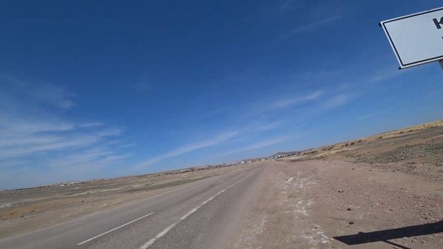 Коунрад (Қоңырат) | обелиск на въезде и дорожный указатель с названием весна 2021 года смотреть онлайн