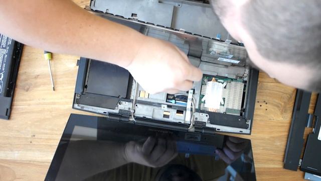 How to Replace Alienware M17x R1 keyboard - Alienware Laptop Repair смотреть онлайн
