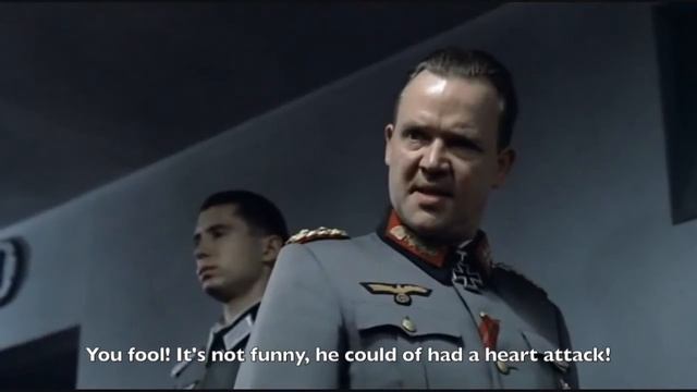 Hitler Plays Scary Maze смотреть онлайн