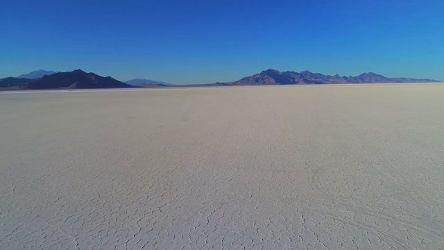 Прогулка по высохшему озеру salt lake смотреть онлайн