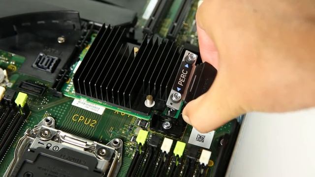 Dell PowerEdge R630: Remove & Install Storage Controller смотреть онлайн