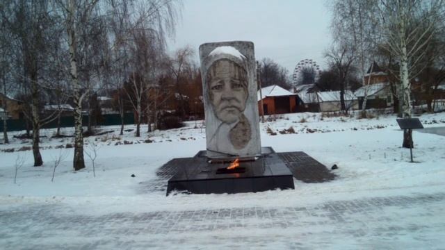 Новозыбков. Монумент "Скорбящая мать". Брянская область. смотреть онлайн