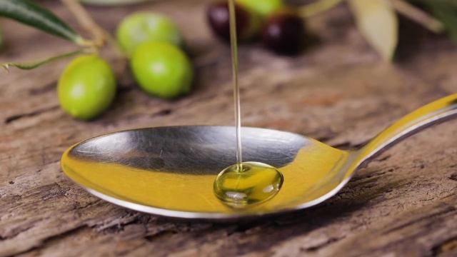 त्वचा का रूखापन दूर करने का यह घरेलु उपाय | Home remedies for Dry Skin | Winter Special Skin Care смотреть онлайн