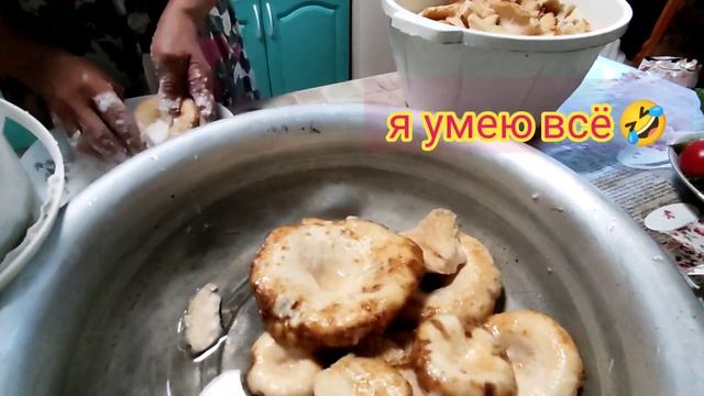 Благодарность за 1000 подписчиков. Мама солит самые вкусные грузди настоящие. смотреть онлайн
