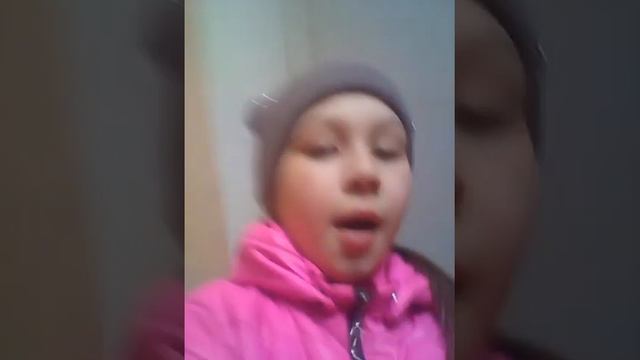 Иду в магазин / мороженое из банана и клубники/ распаковка смотреть онлайн