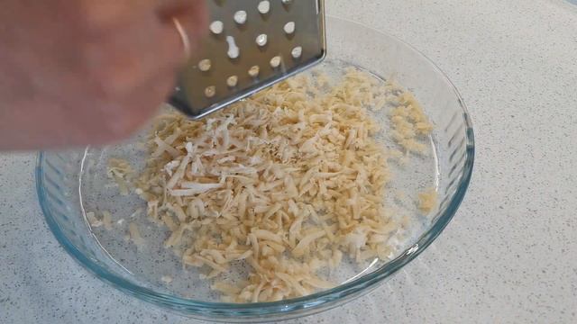 Тертый пирог с клубникой. Хрустящий песочный пирог с ягодами. смотреть онлайн