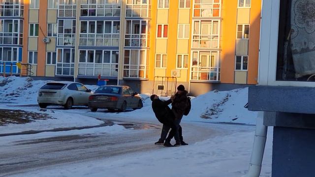 ПОВЯЛИ ЛЮТИКИ 8-ГО МАРТА.... смотреть онлайн