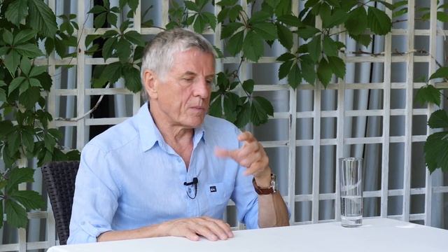Злиття і поглинання: хто у виграші? смотреть онлайн