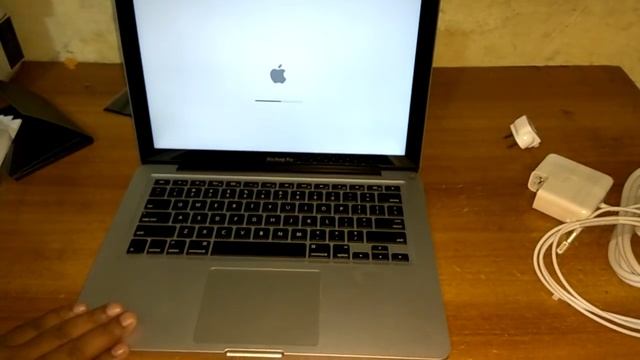 Apple MacBook Pro 13 Hindi смотреть онлайн