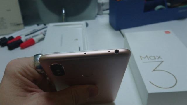 Xiaomi Mi Max 3. Распаковка в 4К смотреть онлайн