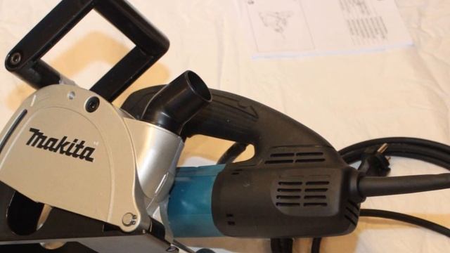 Makita Mauernutfräse Unboxing - Stop Motion смотреть онлайн