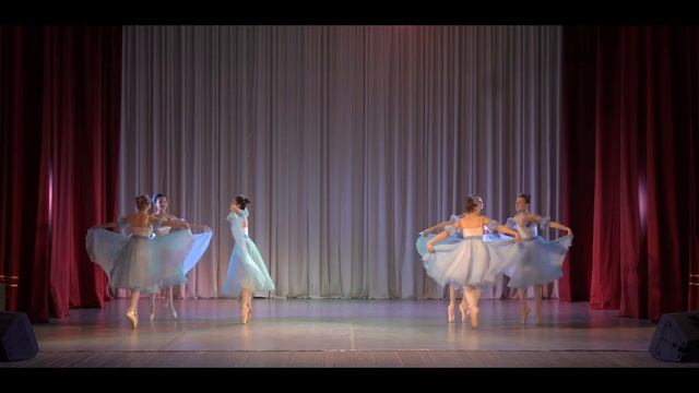 Прогулка в саду смотреть онлайн