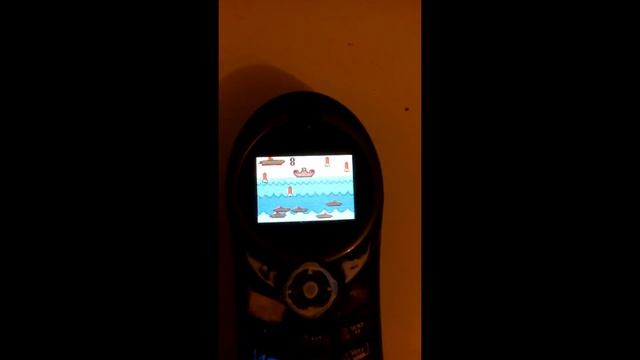 Гонки, Торпеды и Магия - standard games in the Motorola C115 phone смотреть онлайн