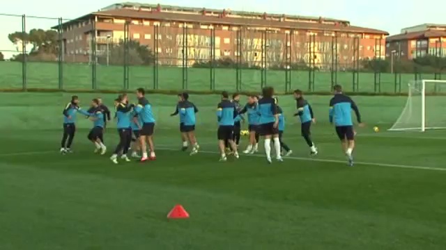 ФК Барселона. Тренировка 21.12.12 смотреть онлайн