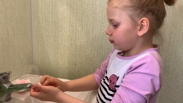 КАК НУЖНО МЫТЬ РУКИ В ПЕРИОД КОРОНОВИРУСА смотреть онлайн