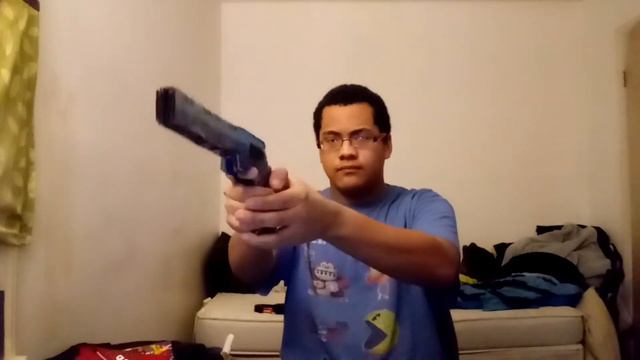 Testing the 44 Magnum revolver and Tactical Knife from Pixel Strike 3D смотреть онлайн