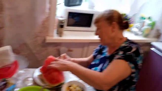 Кушаем арбузик! ? ☕ ? ? ? ? ? ? смотреть онлайн